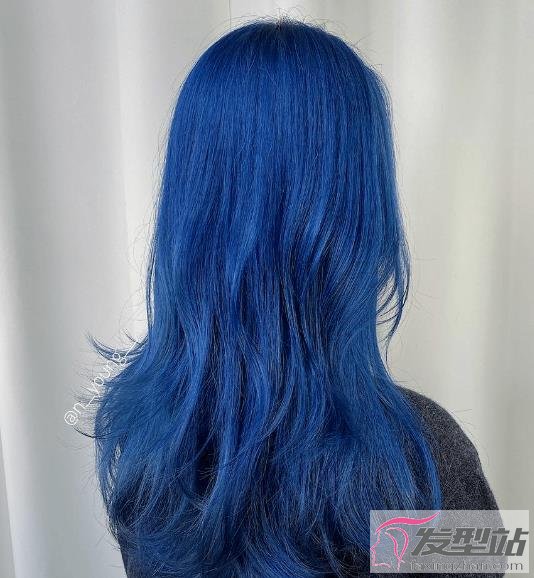 蓝色头发可以直接染棕色吗 需要漂发才能上色_发型站_最新流行发型