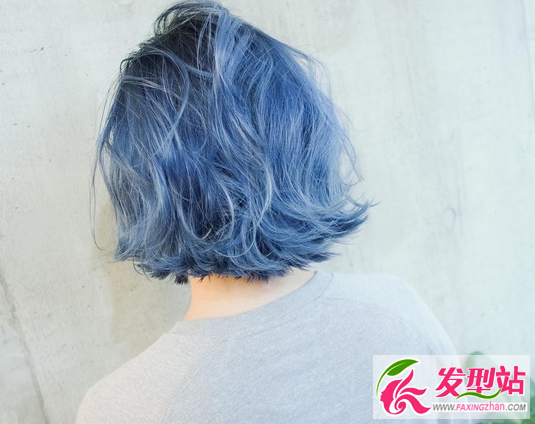 蓝色藏蓝色宝石蓝蓝色系染发发型图片大全3