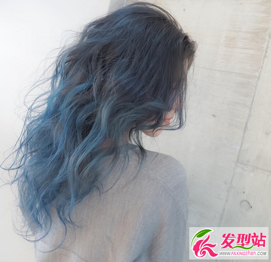 蓝色藏蓝色宝石蓝蓝色系染发发型图片大全4