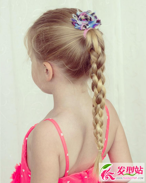 今年流行的儿童发型40款最美小女孩编发扎发图4