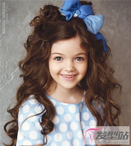 幼儿女孩烫发发型图片图片