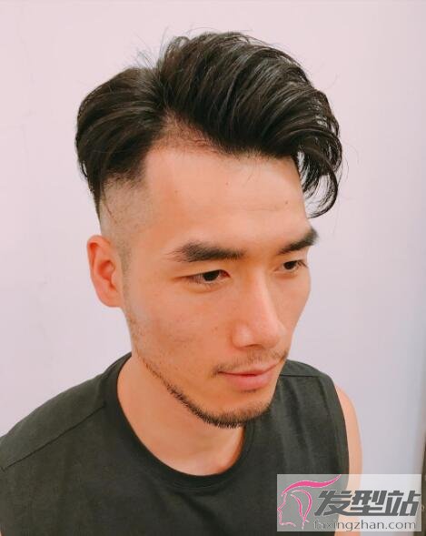 男士三七分偏分发型跟上韩星风潮并保留自我风格 韩式男发 发型站 最新流行发型设计发型图片与美发造型门户网