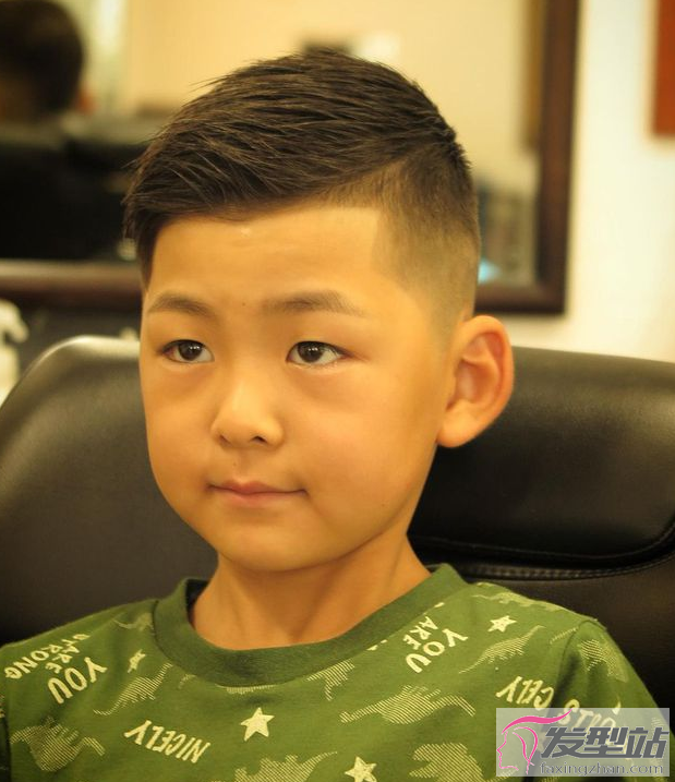 8岁小帅哥发型图片