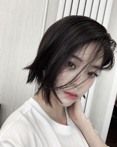 日韩女生流行短发发型图片减去长发变成短发女神
